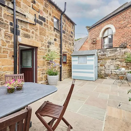 Host & - Stone Row Holiday home