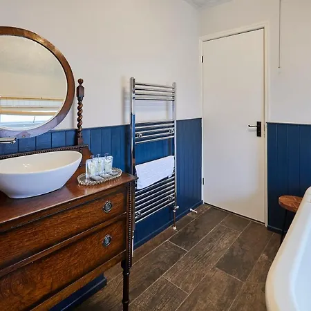 Host & - Stone Row Holiday home *