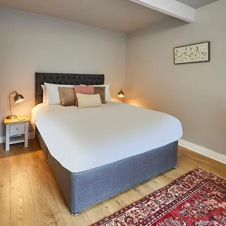 Host & - Stone Row Tatil Evi